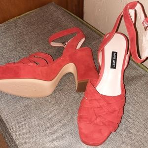 Nine West Red block heeled sandal size 9